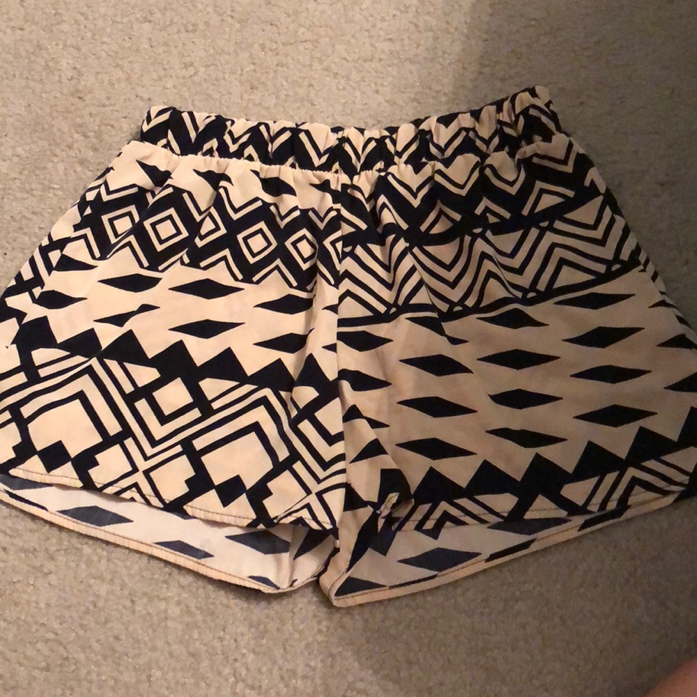 2/15 Black and beige Shorts